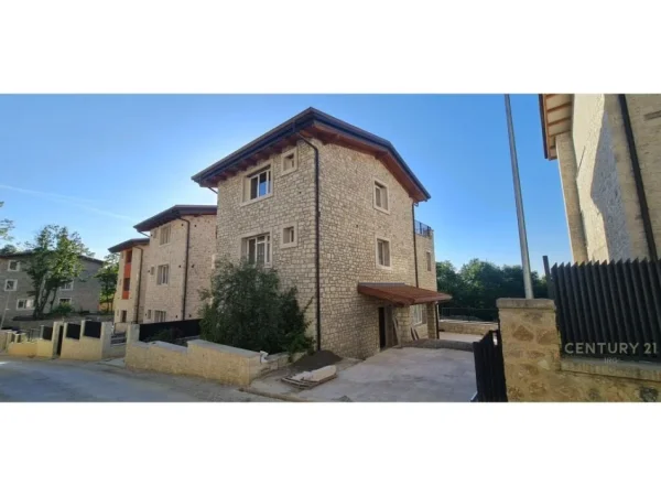Tirane, shitet VILE, 500 m² 950.000 € (Secret Garden Residence, TEG)