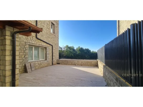 Tirane, shitet VILE, 500 m² 950.000 € (Secret Garden Residence, TEG)