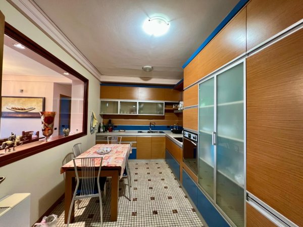 Tirane, jap me qera apartament 3+1+Aneks+Ballkon Kati 5, 160 m² 1.000 € (Rruga e Elbasanit)