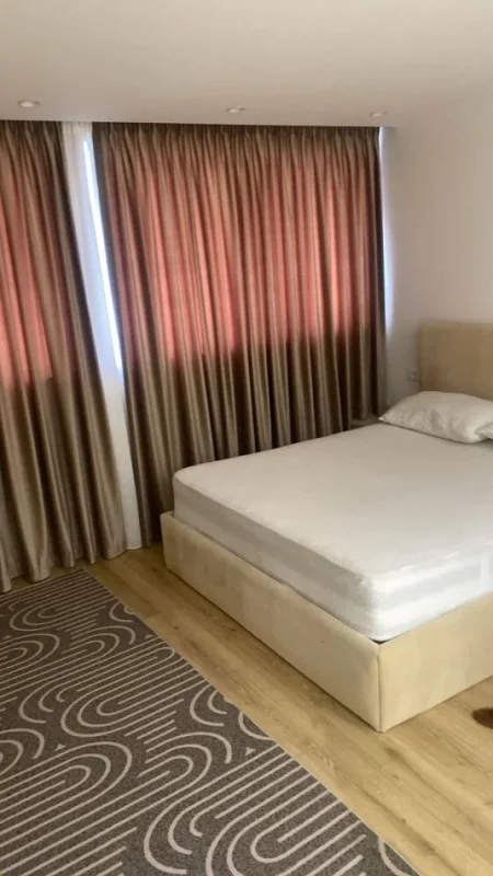 Tirane, jepet me qera apartament 1+1 Kati 9, 70 m² 500 € (Rruga Teodor Keko)