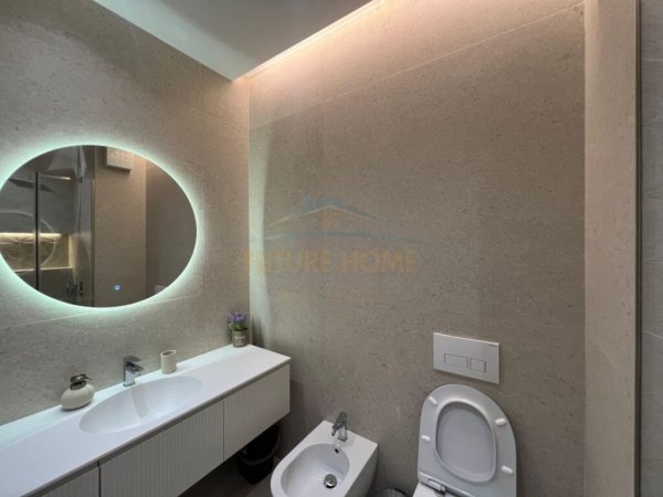 Tirane, jepet me qera apartament 2+1+Parkim Kati 4, 100 m² 850 € (Stacioni i Trenit)