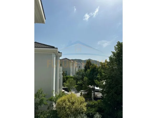 Tirane, jepet me qera Vile 3 Katshe Kati 0, 650 m² 4.800 € (Rolling Hill Residence, Tiranë.)