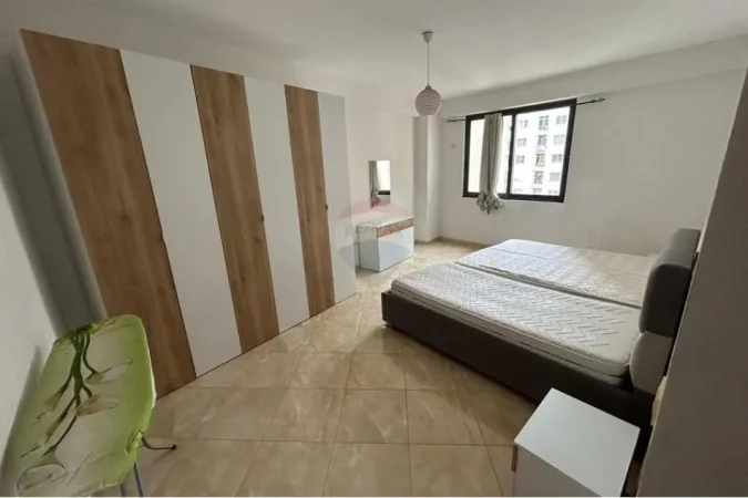 Tirane, jepet me qera apartament 2+1 Kati 5, 60 m² 400 € (astir kompleksi frehtari)