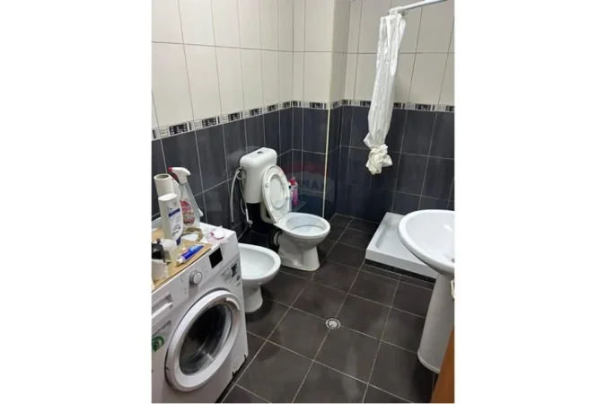 Tirane, jepet me qera apartament 2+1 Kati 5, 60 m² 400 € (astir kompleksi frehtari)