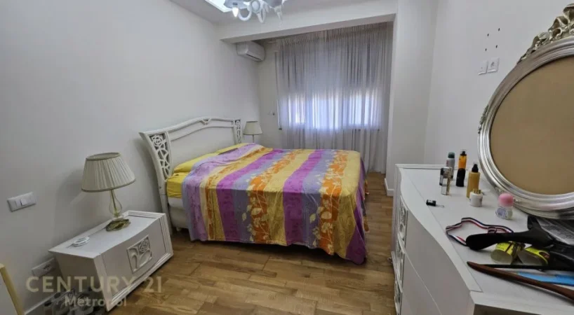 Durres, shitet 4+1 Kati 4, 205 m² 320.000 € (Mali I Robit)