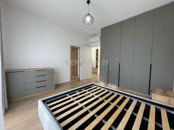 Tirane, jap me qera apartament 1+1+POST PARKIMI , 64 m² 800 € (Liqeni i Thatë)