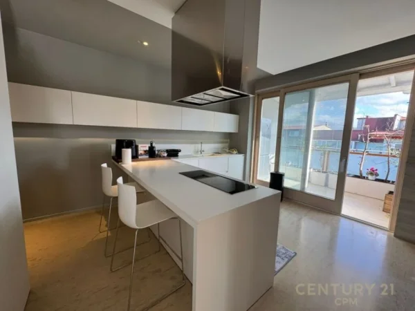 Tirane, shes 4+1 , 350 m² 650.000 € (rruga kodra e diellit)