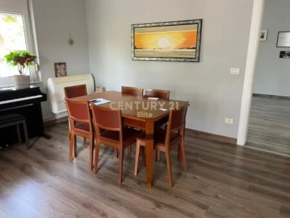 Tirane, shes Vile , 500 m² 1.195.000 € (Rruga e Elbasanit)