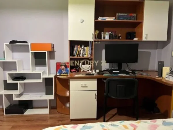 Tirane, shes Vile , 500 m² 1.195.000 € (Rruga e Elbasanit)