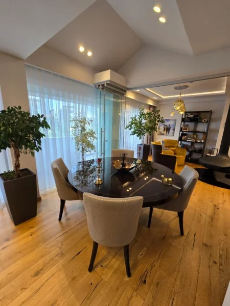 Tirane, shitet apartament 4+1 , 360 m² (TEG. Rezidence banimi)