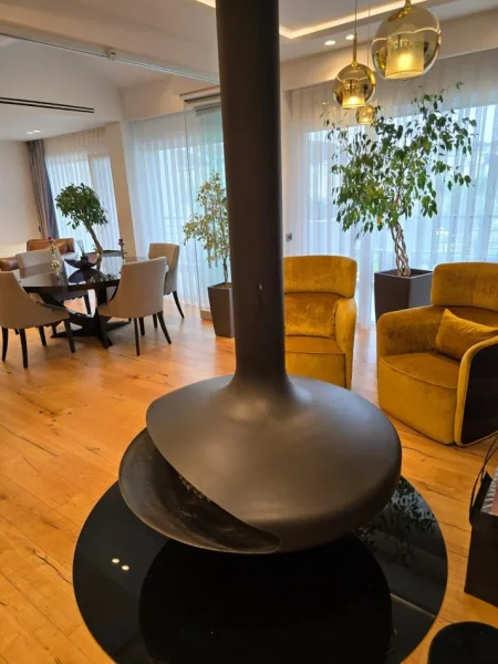 Tirane, shitet apartament 4+1 , 360 m² (TEG. Rezidence banimi)