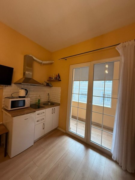 Tirane, jepet me qera garsonier 1+1 Kati 4, 40 m² 550 € (MYSLYM SHYRI)