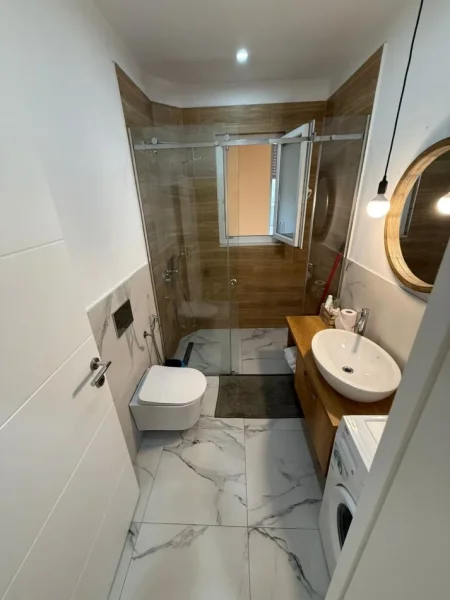 Tirane, jepet me qera garsonier 1+1 Kati 4, 40 m² 550 € (MYSLYM SHYRI)