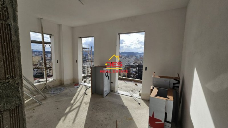 Tirane, shitet apartament 3+1+Aneks+Ballkon Kati 10, 128 m² 271.000 € (Rruga Qemal Stafa)