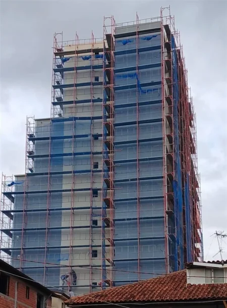 Tirane, shitet 2+1+Ballkon Kati 4, 100 m² 145.000 € (Fusha Aviacionit)