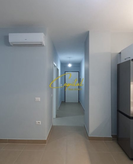 Tirane, jepet me qera zyre Kati 3, 62 m² 550 € (21 DHJETORI)
