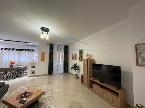 Durres, shitet apartament 2+1+Ballkon Kati 4, 100 m² 165.000 € (vollga)