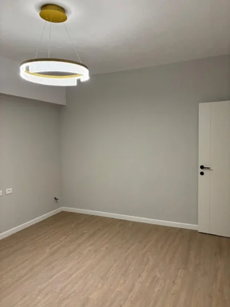 Tirane, jepet me qera apartament 2+1 Kati 1, 70 m² 700 € (Ish Ekspozita, Tirane)
