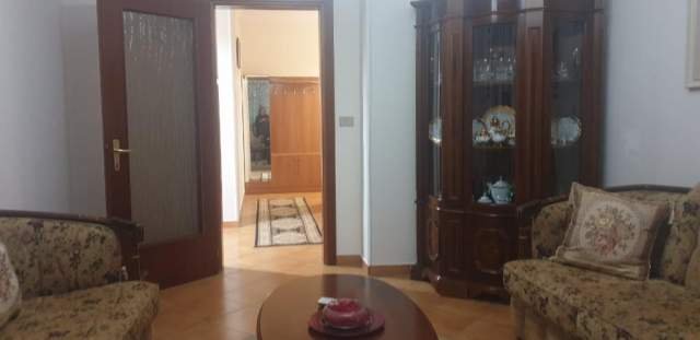 Tirane, jepet me qera apartament 2+1+BLK 107 m² 650 Euro (shishi willson)