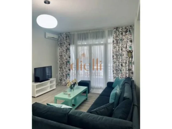 Tirane, jepet me qera apartament 2+1 Kati 7, 85 m² 700 Euro