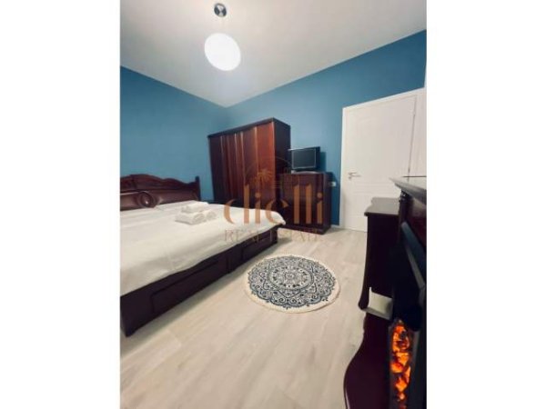 Tirane, jepet me qera apartament 2+1 Kati 7, 85 m² 700 Euro