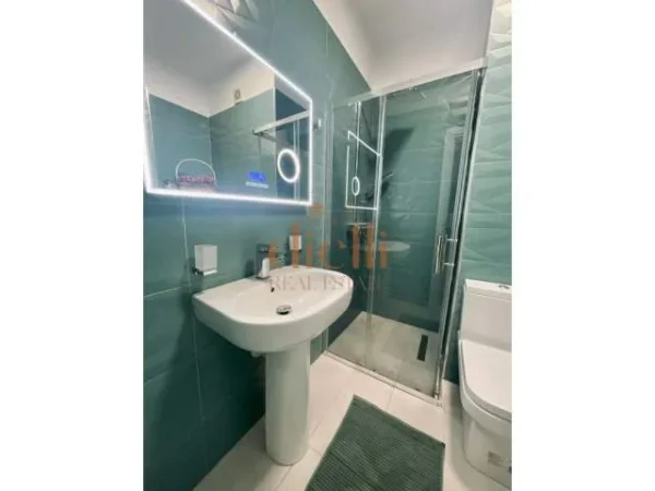 Tirane, jepet me qera apartament 2+1 Kati 7, 85 m² 700 Euro