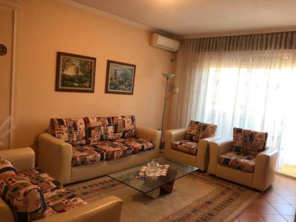 Tirane, jepet me qera apartament 2+1+BLK Kati 6, 110 m² 500 Euro (islam alla)