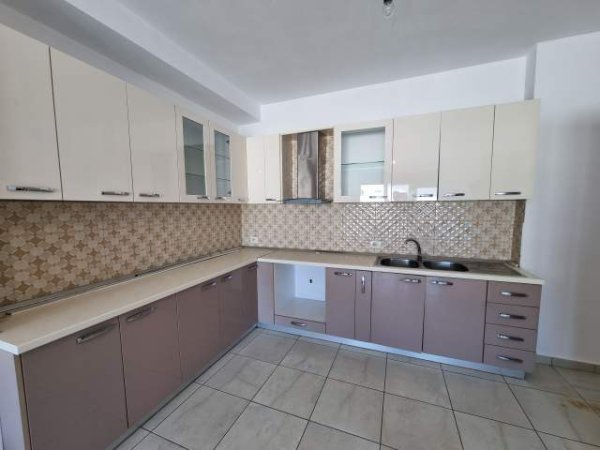 Tirane, shitet apartament 2+1+BLK Kati 8, 108 m² 108.000 Euro (Ish Terminali)