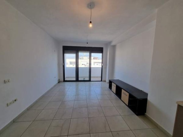 Tirane, shitet apartament 2+1+BLK Kati 8, 108 m² 108.000 Euro (Ish Terminali)