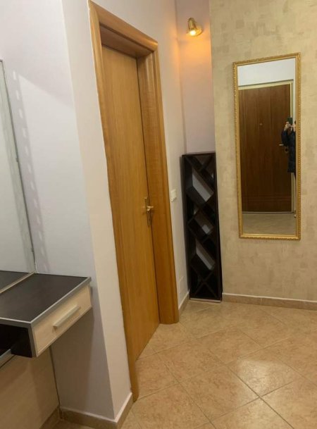 Tirane, jepet me qera apartament 1+1+BLK Kati 7, 60 m² 500 Euro (KOMUNA PARISIT)