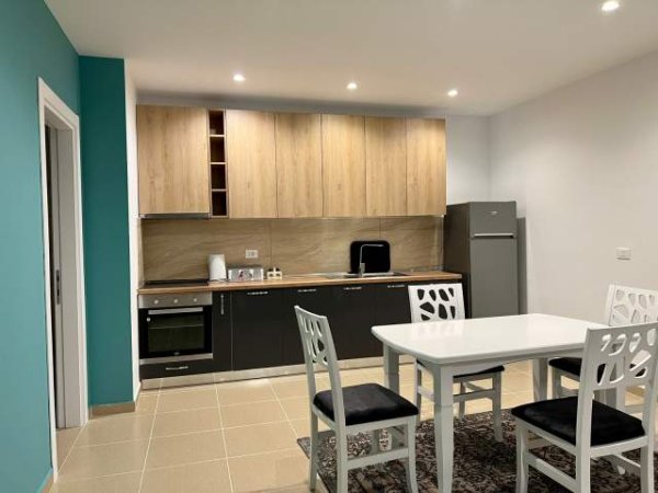 Tirane, jepet me qera apartament 1+1+BLK Kati 1, 70 m² 500 Euro (misto mame)