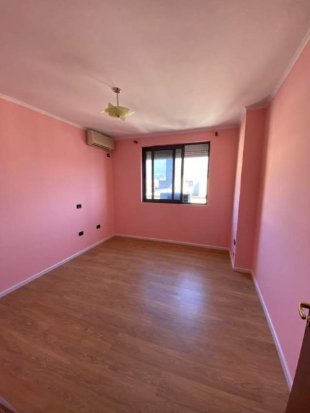 Tirane, jepet me qera 2+1+A+BLK Kati 10, 600 Euro