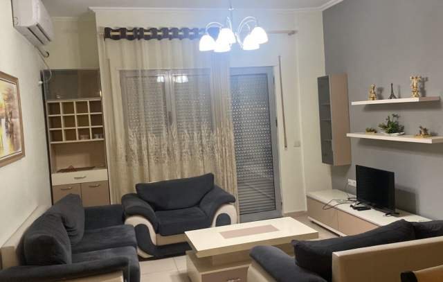 Tirane, jepet me qera apartament 3+1+BLK Kati 1, 120 m² 320 Euro (RR PETI)