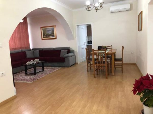 Tirane, jap me qera apartament 3+1+A+BLK Kati 1, 140 m² 600 Euro (Inxhinieria e Ndertimit)