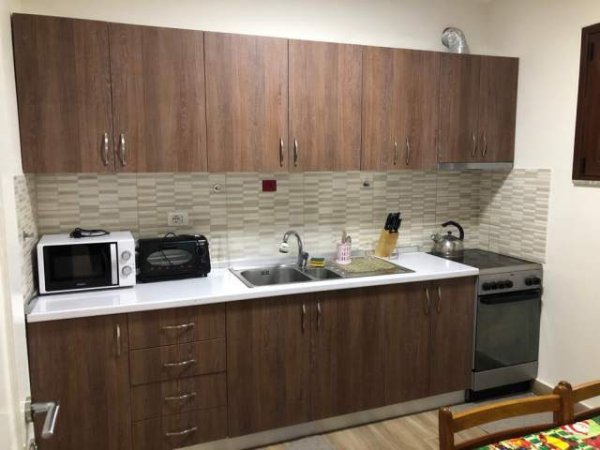 Tirane, jap me qera apartament 3+1+A+BLK Kati 1, 140 m² 600 Euro (Inxhinieria e Ndertimit)