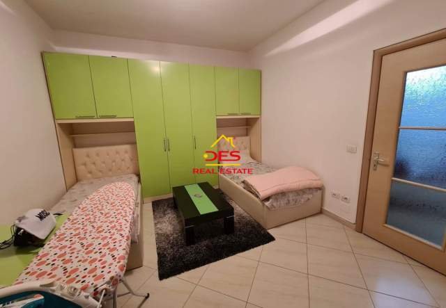 shitet apartament Kati 5, 118 m² 92.500 Euro (Rruga Lef Sallata)