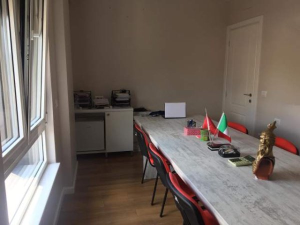 Tirane, jap me qera Work Desk, Kati 5, 100 m² 10.000 Leke
