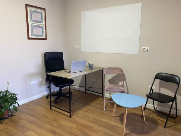 Tirane, jap me qera Work Desk, Kati 5, 100 m² 10.000 Leke