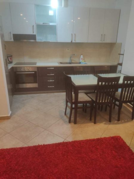 Tirane, jepet me qera apartament 2+1+A+BLK 100 m² 450 Euro (rruga e kavajes)