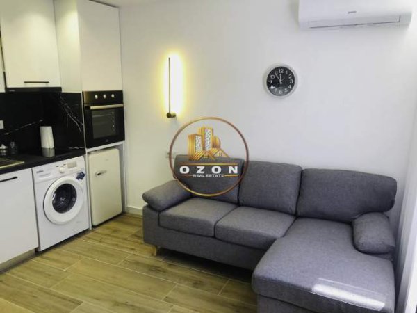 Tirane, jepet me qera apartament 1+1 Kati 5, 50 m² 400 Euro (Pazari i Ri)