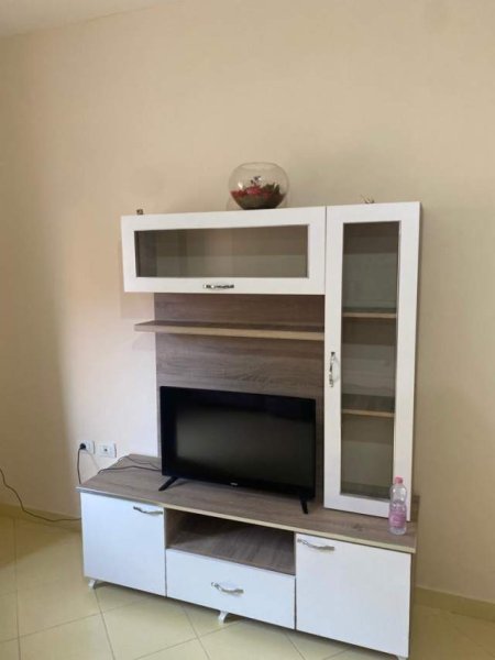 Tirane, jepet me qera apartament 2+1+BLK Kati 2, 110 m² 35.000 Leke (selit e vjeter)