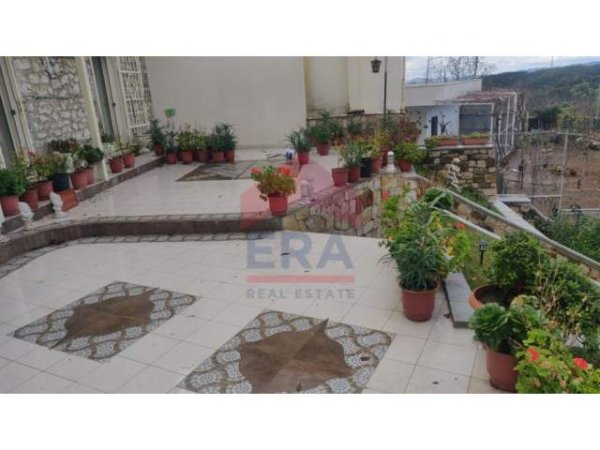 Tirane, jepet me qera Vile Kati 2, 140 m² 1.000 Euro (Surrel)