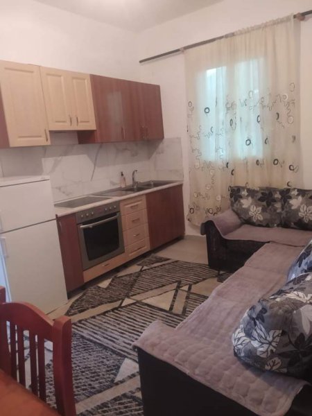 Tirane, jepet me qera apartament 2+1+BLK Kati 1, 100 m² 35.000 Leke