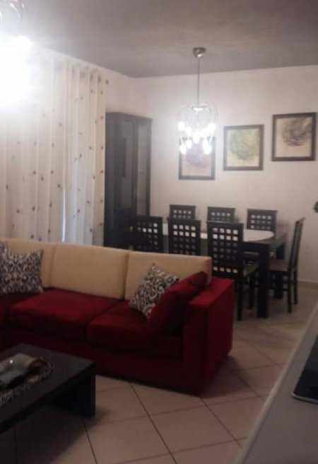 Tirane, jepet me qera apartament 2+1+BLK Kati 8, 70 m² 550 Euro (STATCIONI TRENIT)