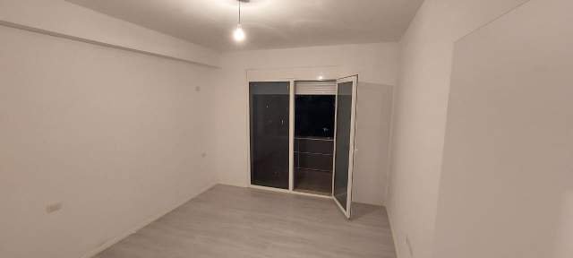Tirane, jepet me qera apartament 3+1+A+BLK Kati 8, 132 m² 650 Euro (Rruga Ndre Mjeda)