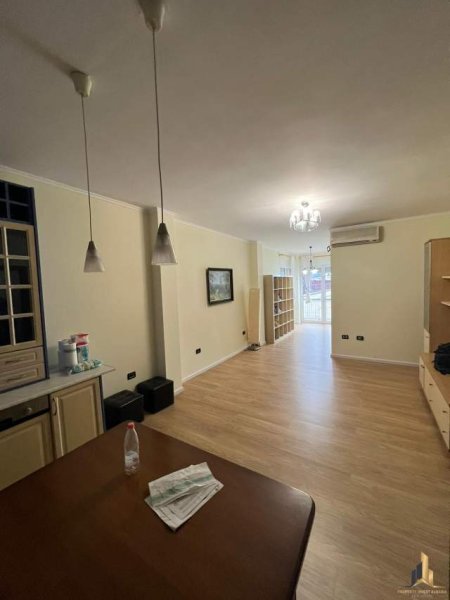Tirane, jepet me qera apartament 2+1+A+BLK Kati 9, 111 m² 700 Euro (bllok , garda)
