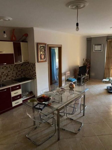 Tirane, shes apartament Kati 3, 102 m² 102.000 Euro (Rruga Kastriotet)