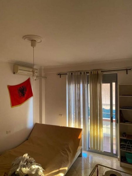 Tirane, shes apartament Kati 3, 102 m² 102.000 Euro (Rruga Kastriotet)