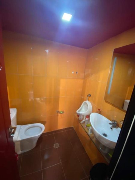 Tirane, jepet me qera ambjent biznesi Kati 0, 55 m² 600 Euro (Rruga Frosina Plaku)