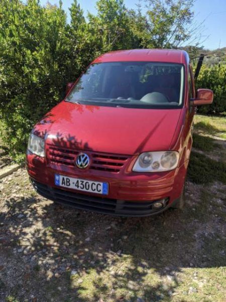 Durres, shes makine Volkswagen Caddy Viti 2006, 550.000 Leke